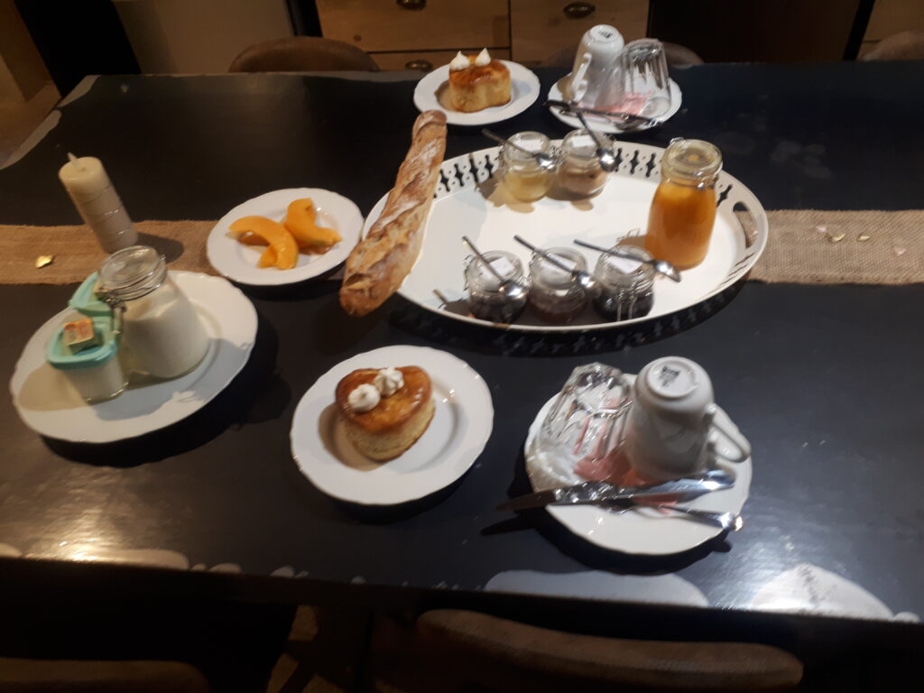 petit déjeuné complet maison