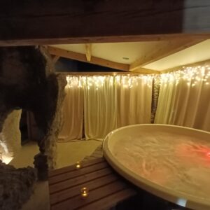 bain-nordique-jacuzzi-rocher-Provence-le-beaucet