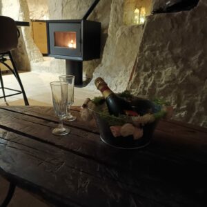 champagne-troglodyte-rocher-mariage-fiançailles-amour-cheminée